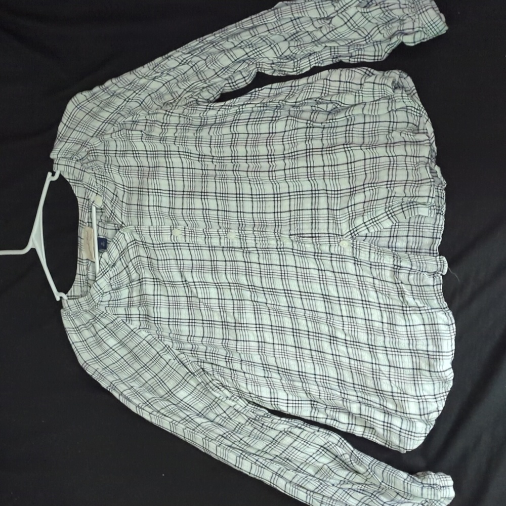 Universal Thread Long sleeve Women's Button Up Top Black and White Size Medium